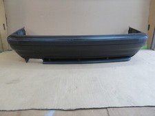 Originale BMW E36 Heckstoßstange in Cosmosschwarz-metallic.
