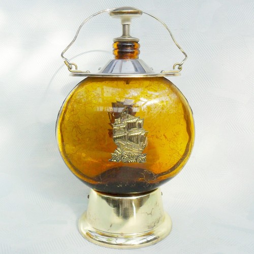 Alte spieluhr als zierflasche - spieluhr,