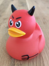 Badeente in vielen verschiedenen Designs Quietscheente Gummiente Deko Ente Tiere