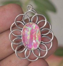 26.05 Karat Pink Feuer Opal