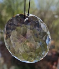 Kristallscheibe, Prisma Anhänger, Sonnenfänger, Feng Shui Durchmesser 6 cm 