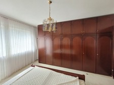 Riesengroßer Kleiderschrank, Mahagoniholz, Luxus, edle Verarbeitung, wie NEU