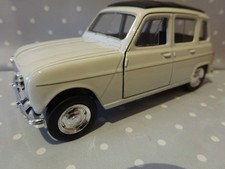 Renault R4 R 4 weiss Oldtimer