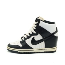 Nike Damen Dunk Sky Hi Sneaker