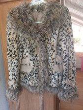 Tolle Damen Jacke in Leo Fell