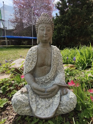 Toller buddha sitzend - toller, grau