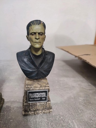 Universal monsters büsten - monsters,