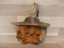 Holzfigur geschnitzt