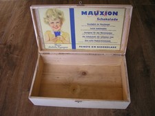 Mauxion Schokolade, alte Werbung, Holzkiste