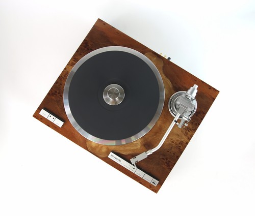 Restaurierter plattenspieler - restaurierter,