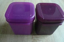2x Tupperware