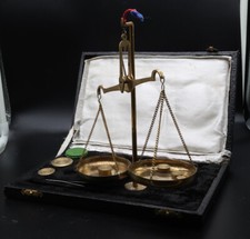 alte Goldwaage, Apothekerwaage, im Kasten...