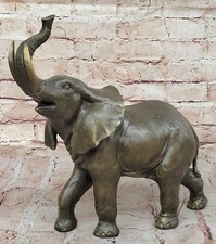 Atemberaubend Bronze Elefant