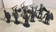 11 Plastik Aufstellfiguren