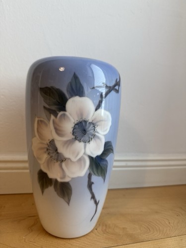 Royal copenhagen vase - copenhagen,