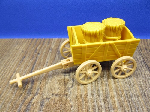 Bollerwagen mit strohbündel - bollerwagen,
