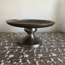 Schale auf Fuß 