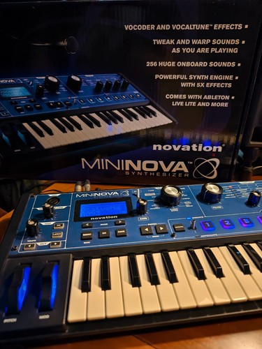 Novation mininova synthesizer - mininova,