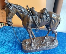 Große Bronze Figur Carl Kauba 1865-1922 stehebdes Kriegs-Pferd mit Sattel 1900