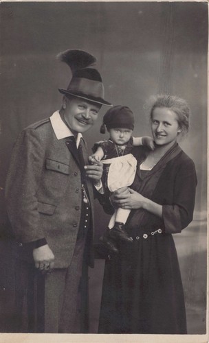 Familie mit baby 1923 - familie,