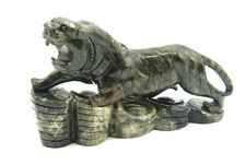 Tiger aus grüner Jade Nephrit