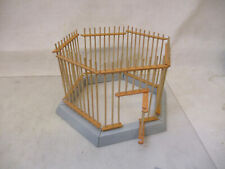 x-30798	DDR Älteres Holz Zoogehege, H. ca. 160 mm, mit Gebrauchsspuren