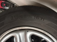DACIA Duster Sommerräder 215/65 R16 auf Stahlfelgen 6,5Jx16 DOT 2017 5,8-7,8mm