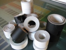 selbstklebende Folienreste