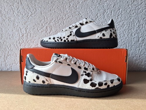 Neu nike field - "neu", ’82