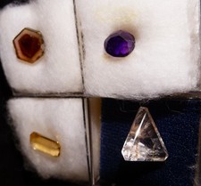 Micromount kleine Edelsteine