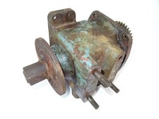 Mähwerksantrieb 2001 420 020 für ZF A4 Getriebe vom Güldner AK 9 Traktor