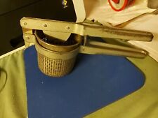 Kartoffelpresse  Kloßpresse alt Küche Zubehör Sammler Deko Alu ? Ausstellung