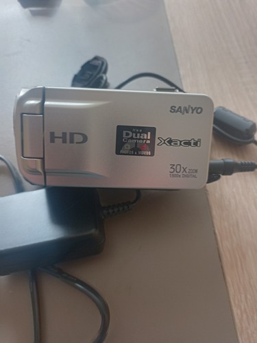 Sanyo xacti 1 - th,