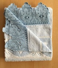 Romantisches Duschtuch Badetuch Sauna hellblau mit Häkelspitze ca. 56x130 cm