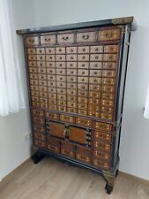 Chinesicher Medizinschrank