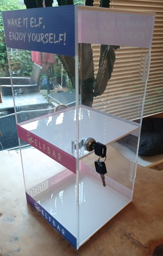 11bar vitrine 42x19x18 - 11bar,