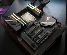 Mainboard + CPU + RAM ASUS ZENITH EXTREME + AMD THREADRIPPER 2920X + 32GB GSKILL