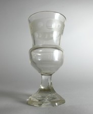 Glas Becher Fußbecher