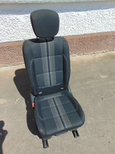 VW Sharan 7N II Sitz hinten links 2. Reihe Teilleder Leder klappbar Stoff 2012