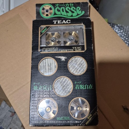 Teac open cassette metal - open,