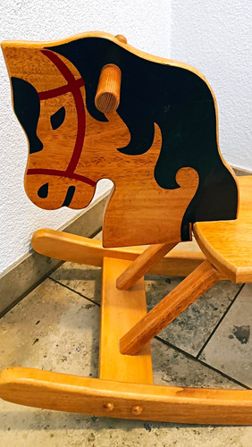 Holz schaukelpferd für kinder - schaukelpferd,