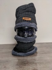 Wintermütze mit Schal 