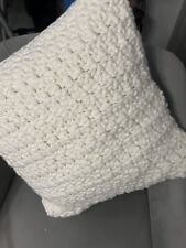 Handangefertigtes Stickkissen