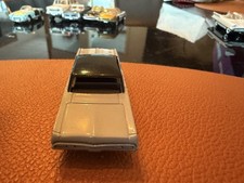 Modellauto - Johnny Lightning 1:64 - 1981 Jeep Wrangler