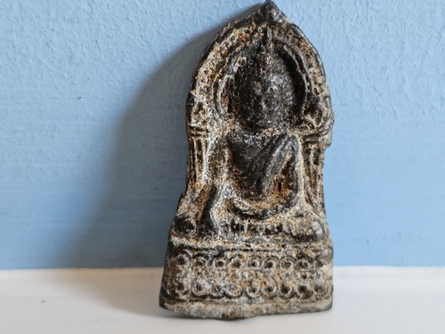 Ausgrabte antike bronze buddha - ausgrabte,