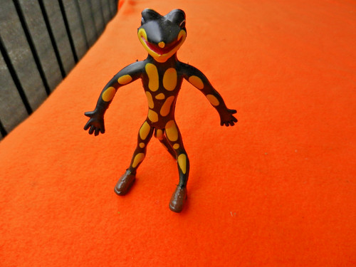 Biegefigur lurchi von - lurchi,