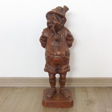 Wachsfigur Bayer mit Pfeife in Lederhose, 50 cm, braun - Wachsstatue Holzoptik