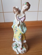 Porzellanfigur "Dame mit Ball"