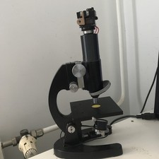 F. Steffan Co Frankfurt/ M  Mikroskop Stativ Mit 5x Objektiv Und  Profi Kamera.