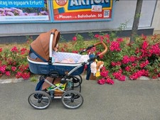 Klassischer Jeans Kinderwagen